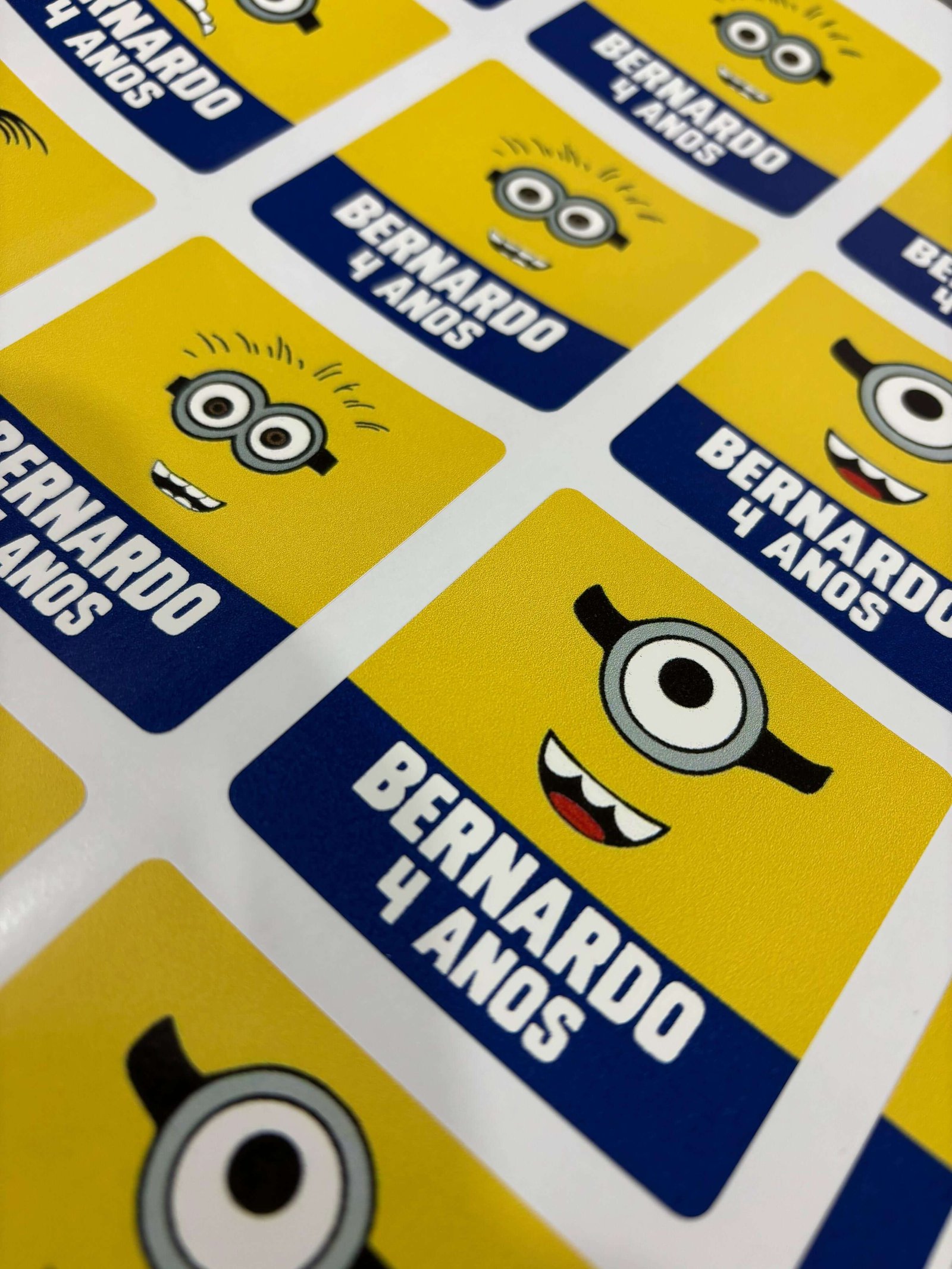 Adesivos em geral em Canoas e Região